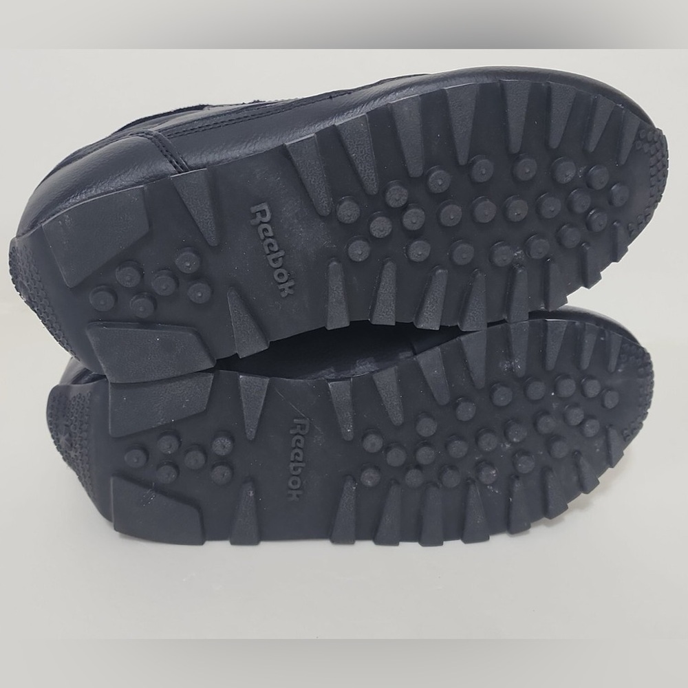 Reebok Women's Classic Renaissance Sneaker Size 8 Wide D Black - Picture 8 of 9